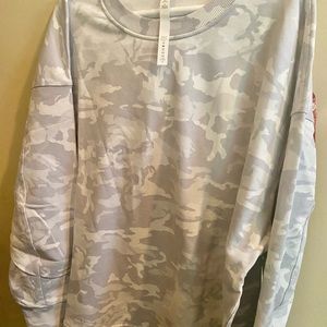 Lululemon oversized crew . Size 18 -
